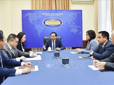 Bộ trưởng Ngoại giao Bùi Thanh Sơn điện đàm với Bộ trưởng Ngoại giao Hàn Quốc Cho Tae Yul