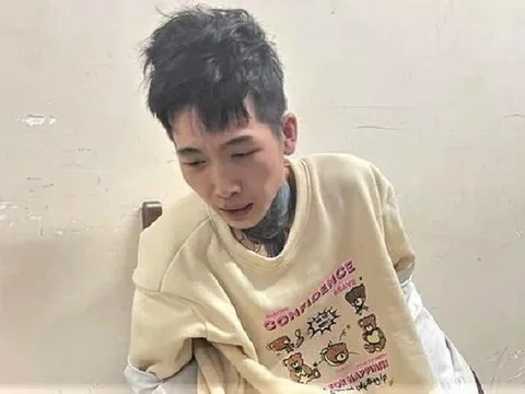 Bắt giữ đối tượng cướp giật điện thoại ở ga tàu đêm 30 Tết