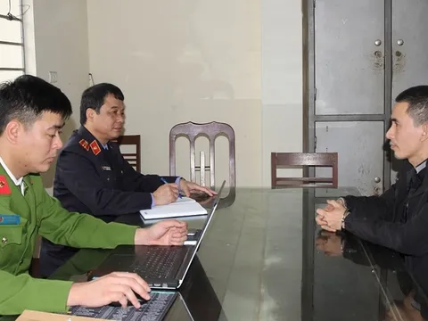 Bắt đối tượng lừa thi công, xây dựng nhà gỗ qua mạng chiếm đoạt 2,5 tỷ đồng