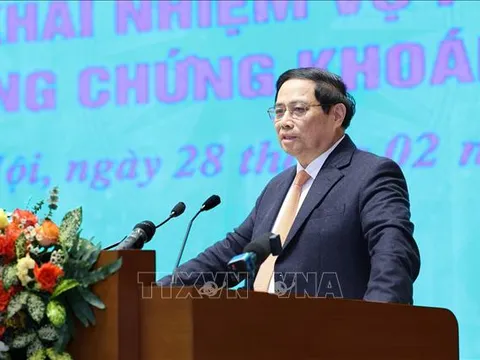 Thủ tướng: Sớm nâng hạng thị trường chứng khoán Việt Nam lên thị trường mới nổi