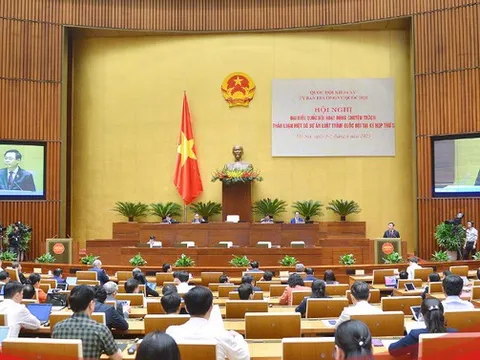 Đại biểu Quốc hội chuyên trách thảo luận 8 dự án luật trình Quốc hội tại Kỳ họp thứ 7