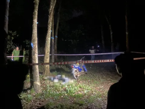 Lấy lời khai đối tượng trong vụ án mạng ở Bình Phước