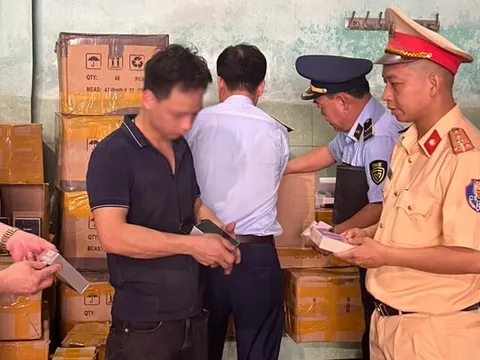 Bắc Giang: Phát hiện hơn 1.000 lọ nước hoa nghi giả nhãn hiệu nổi tiếng