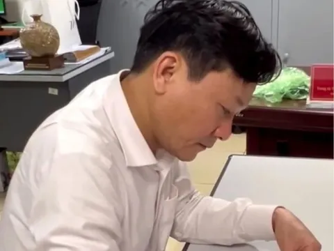 Hà Nội: Bắt Chủ tịch phường Nghĩa Đô nhận hối lộ 1 tỷ đồng