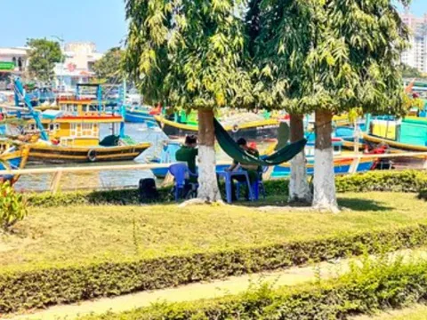 Nam thanh niên bị đâm tử vong khi đang nằm võng cùng bạn gái ở công viên