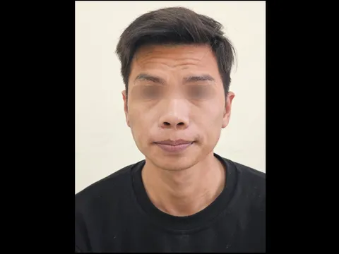 Lợi dụng sơ hở ở cây ATM để chiếm đoạt tiền của khách rút ở Hà Nội