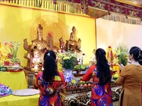 Đoàn kiều bào từ hơn 20 quốc gia về dâng hương, dự Giỗ Tổ Hùng Vương