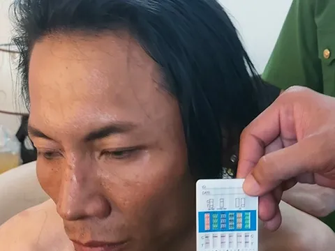 Bắt đối tượng tấn công, đạp đổ xe nhiều phụ nữ đi đường