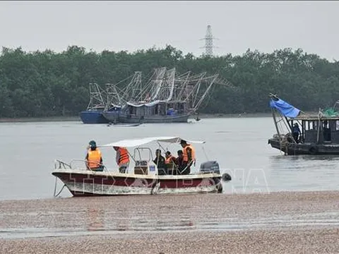 Đảm bảo an toàn về người trong hoạt động giao thông thủy mùa mưa bão