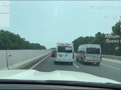 Lạng lách trên cao tốc Hà Nội - Hải Phòng, tài xế bị phạt 15 triệu đồng
