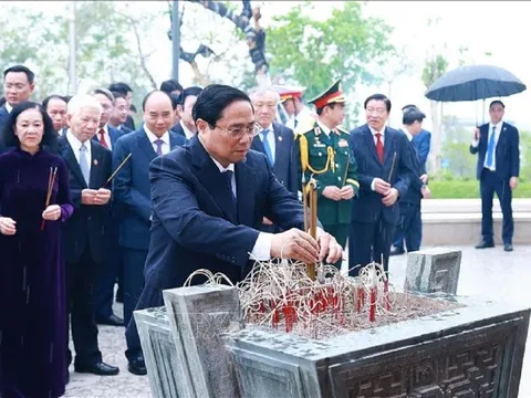 Lãnh đạo Đảng, Nhà nước dâng hương tại Đền thờ Liệt sĩ Chiến trường Điện Biên Phủ