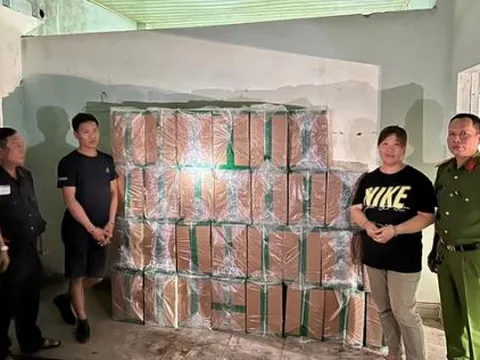 Khởi tố 3 đối tượng buôn bán hơn 44.000 bao thuốc lá nhập lậu