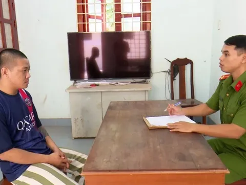 Bắt tạm giam đối tượng đâm trọng thương vợ hờ vì ghen tuông