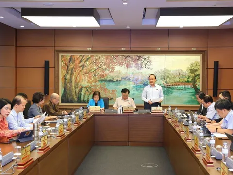 Cần giải pháp căn cơ quản lý vấn đề 'nóng' về vé máy bay, thị trường vàng