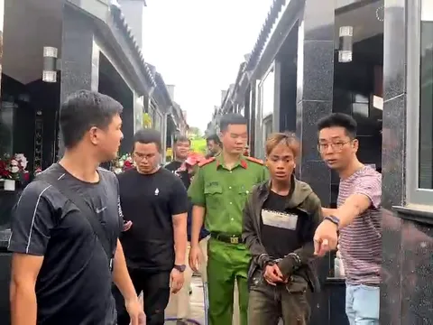 Bắt nhóm đối tượng đột nhập nghĩa trang trộm cắp hơn 50 bình ắc quy