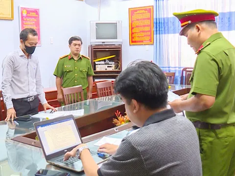 Khởi tố, bắt tạm giam cựu phó giám đốc chi nhánh ngân hàng nhận hối lộ