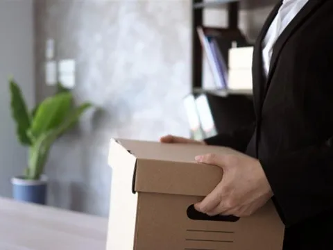 Quy định về thẩm quyền tạm đình chỉ công tác trong cơ quan của Đảng