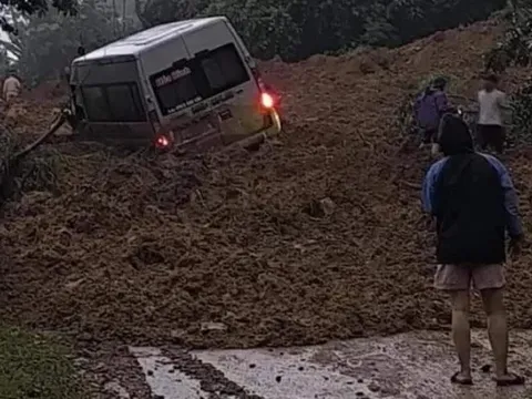 Thủ tướng yêu cầu tập trung khắc phục sự cố sạt lở đất tại Hà Giang