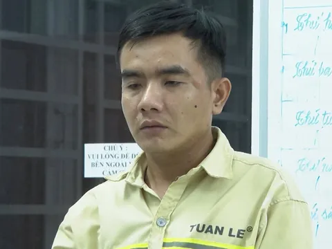 Bắt tạm giam đối tượng giả vờ hỏi mua vàng rồi cướp giật