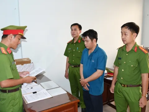 Bắt tạm giam một đăng kiểm viên giả mạo trong công tác