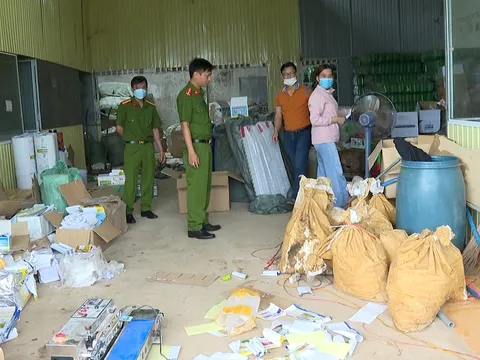 Triệt phá nhóm đối tượng sản xuất, tiêu thụ thuốc trừ sâu, thuốc diệt cỏ giả