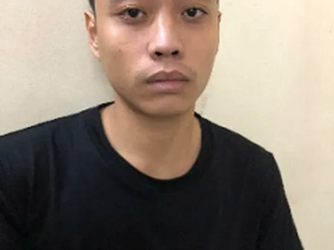 Tạm giữ hình sự đối tượng mang cần sa đi bán ở Hà Nội