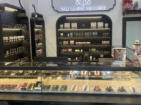 Xử lý hộ kinh doanh công khai bày bán thuốc lá điện tử ở Quảng Ninh