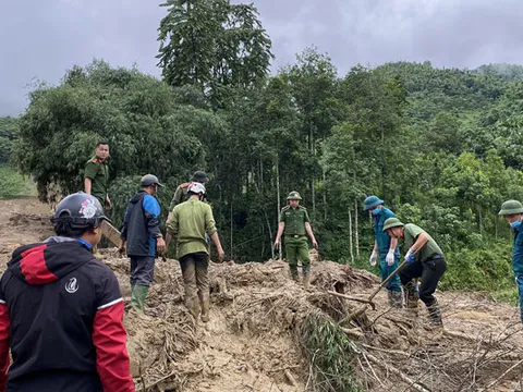 Lũ quét vùi lấp cả thôn ở Lào Cai, ít nhất 15 người chết, nhiều người mất tích