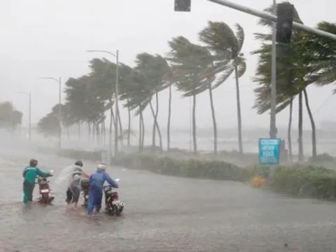 Người lao động phải nghỉ làm do bão có được trả lương không?