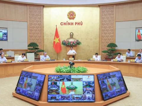 Thủ tướng: Nhiệm vụ cho tháng 10 và quý IV còn rất nặng nề