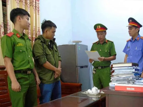 Bắt Trưởng bưu cục Công ty Giao Hàng Nhanh ở Quảng Bình vì tham ô tài sản