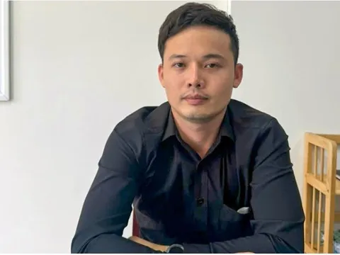 Bắt tạm giam đối tượng lên mạng mua sổ đỏ giả rồi đem đi cầm lấy 400 triệu đồng