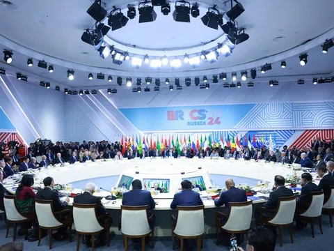 Thủ tướng đề xuất 5 kết nối chiến lược và chia sẻ bài học của Việt Nam tại Hội nghị BRICS