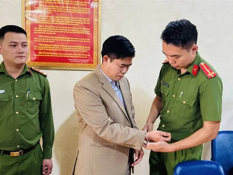 Khởi tố, bắt tạm giam nguyên Hiệu trưởng trường tiểu học ở Lào Cai