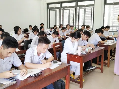 Tiêu chuẩn xét thăng hạng giáo viên THPT hạng I, II áp dụng từ 15/12/2024