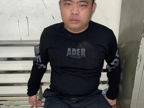 Bắt đối tượng người Trung Quốc dùng dao cướp tiền ở Cao Bằng