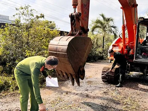 Khởi tố 6 đối tượng dùng hung khí chống người thi hành công vụ