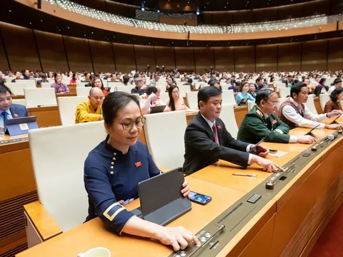 Quốc hội chốt chưa tăng lương khu vực công trong năm 2025