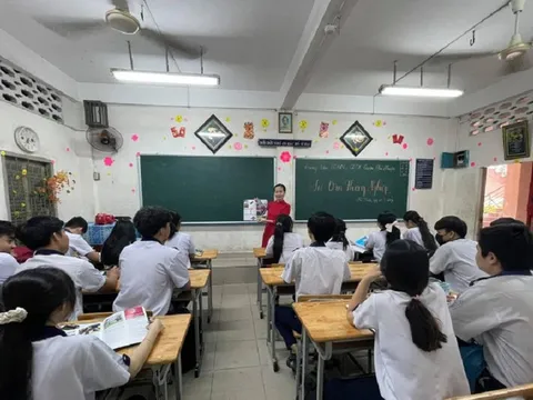 Ban hành Chương trình Giáo dục đáp ứng yêu cầu của người học