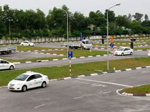 Từ 1/1/2025 sẽ bỏ 1 môn trong đào tạo lái xe ô tô