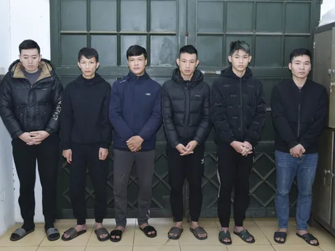 Khởi tố nhóm đối tượng lừa đảo, chiếm đoạt gần 8 tỷ đồng bằng việc bán iphone 'dỏm'