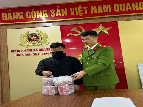 Bắt quả tang đối tượng tàng trữ pháo nổ ở Quảng Ninh