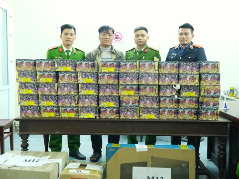 Triệt phá đường dây mua bán hơn 1 tấn pháo lậu qua mạng xã hội
