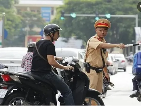 Mức phạt mới nhất về lỗi không gương xe máy từ 1/1/2025