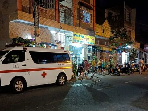 Phát hiện thi thể tài xế taxi phân hủy trong phòng trọ khóa trái cửa ở Bình Dương