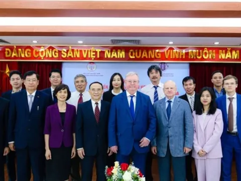 Góp sức vào thế trận đối ngoại vững chắc, bảo vệ lợi ích quốc gia - dân tộc