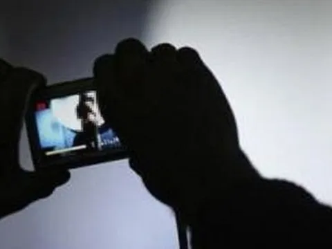 Bắt nam thanh niên dùng clip nhạy cảm của cô gái 20 tuổi để cưỡng đoạt tài sản