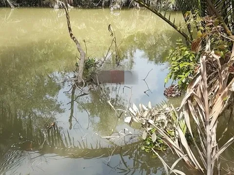 Phát hiện một thi thể nam giới trôi trên kênh ở Bến Tre