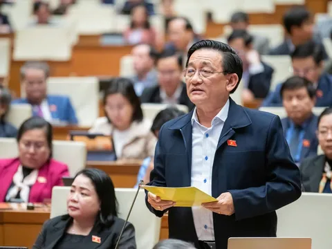 Phân cấp, phân quyền mạnh mẽ đi đôi với cơ chế giám sát