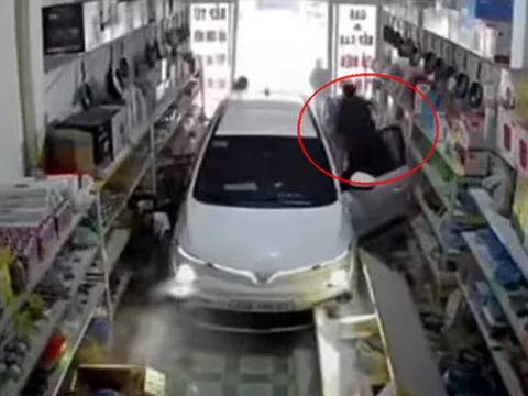 Khởi tố tài xế ô tô lao vào nhà dân, đâm bé gái tử vong